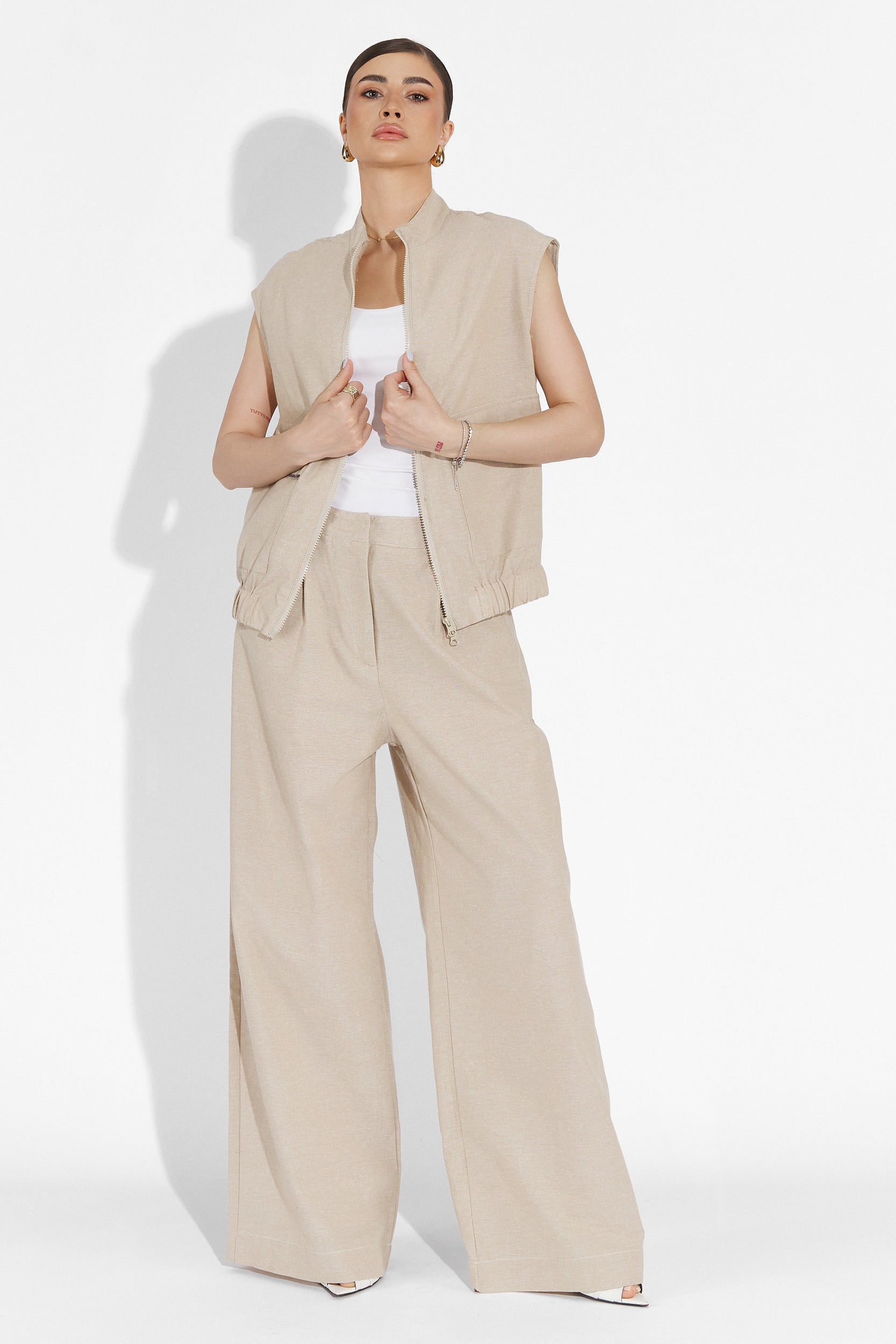 Compleu cu pantaloni bej Onulko Bogas