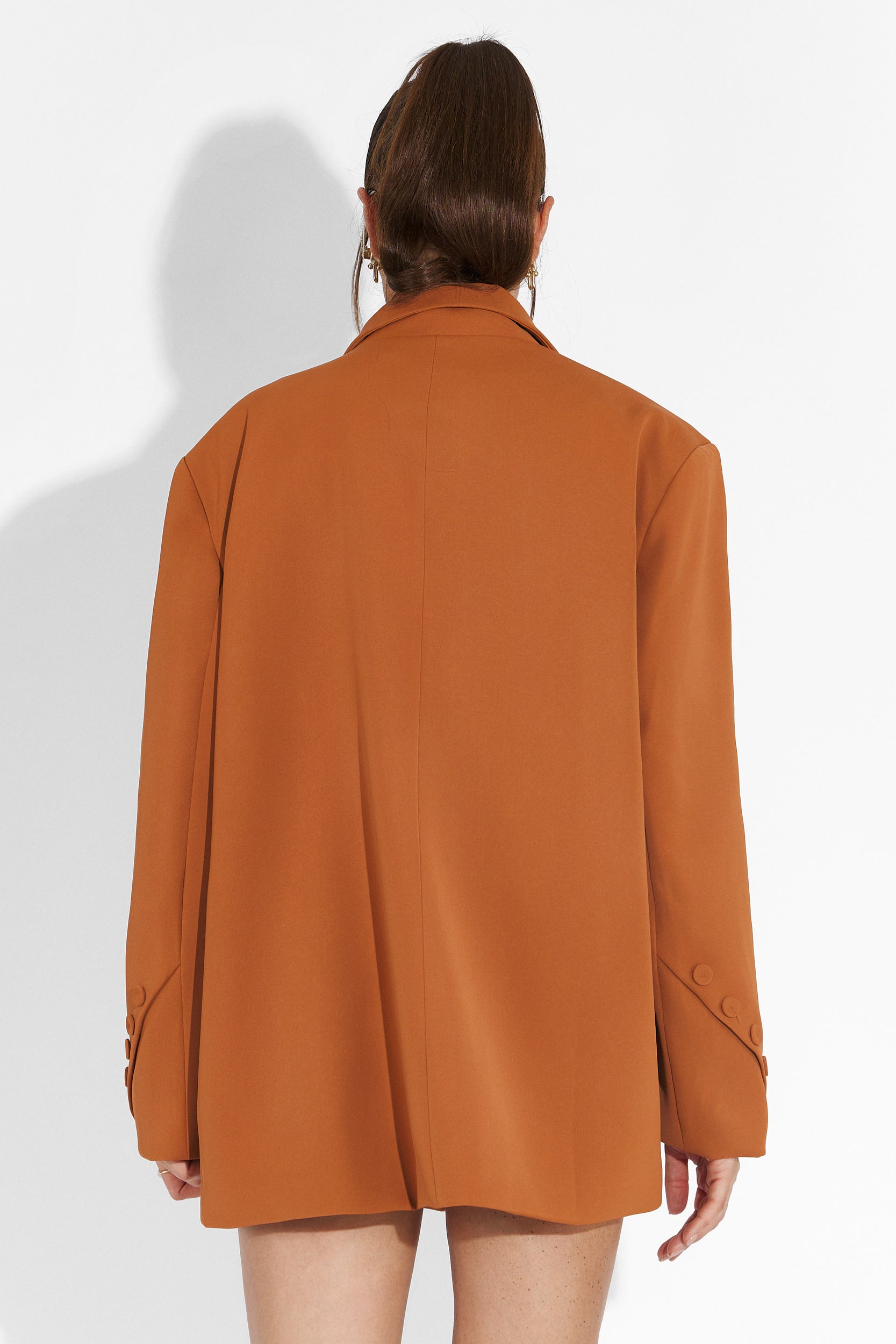 Compleu cu pantaloni scurti maro Smozy Bogas