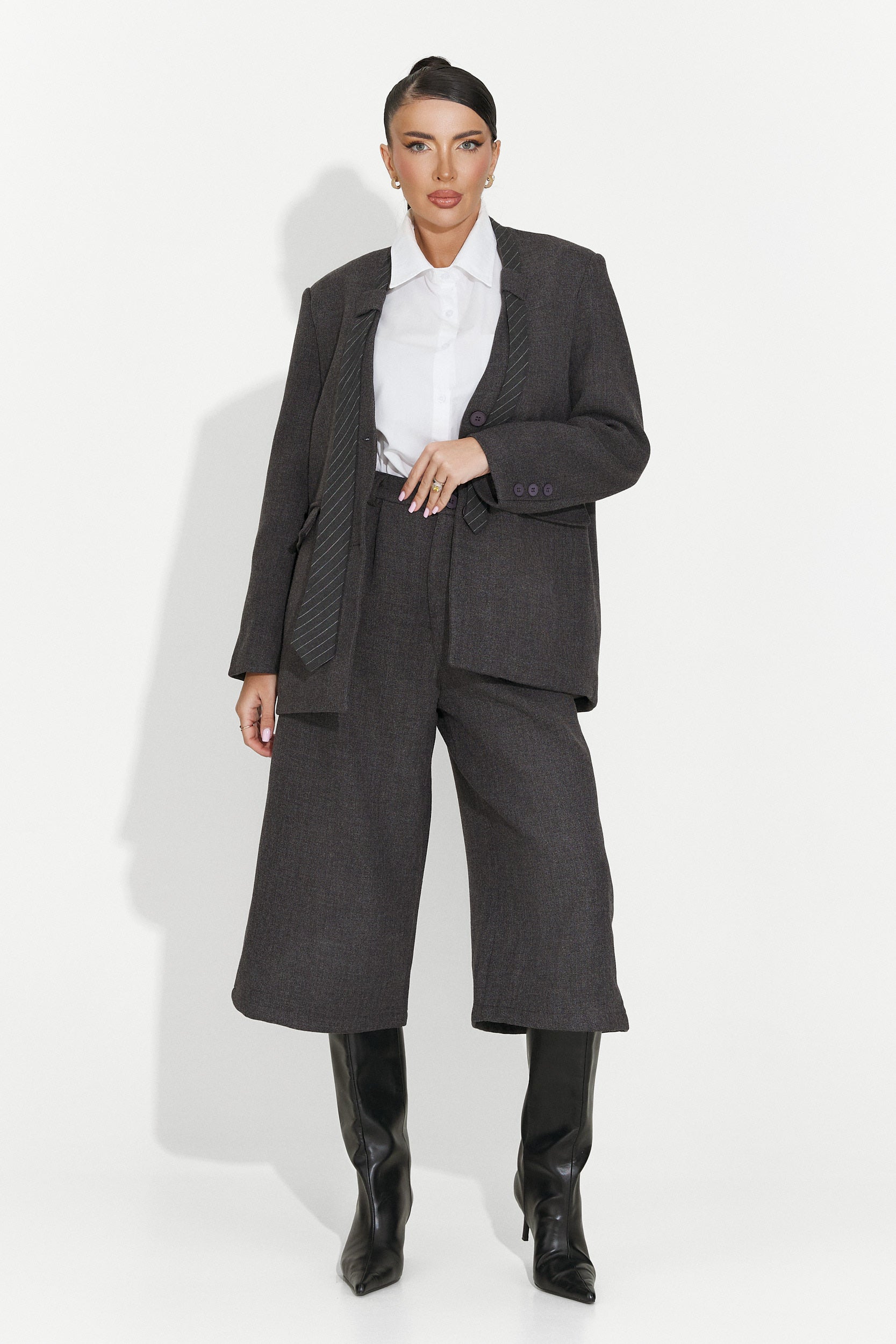 Compleu dama pantaloni + sacou + cravata gri Astonia Bogas