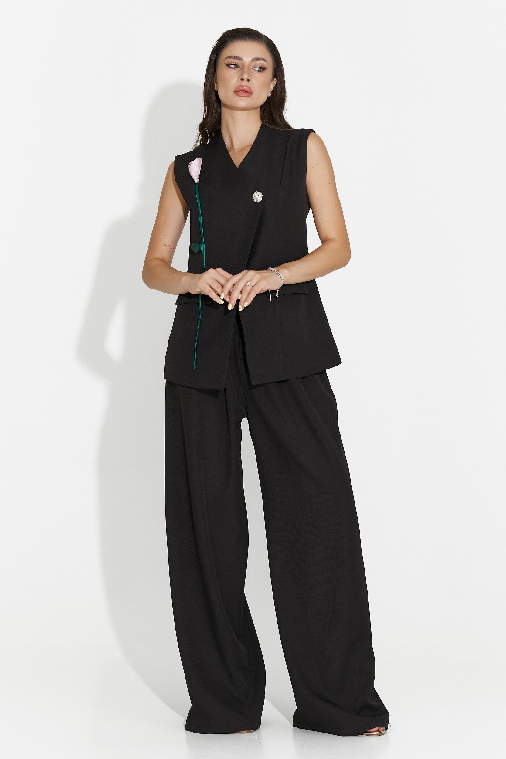 Costum dama cu vesta si pantaloni negru Liraia Bogas