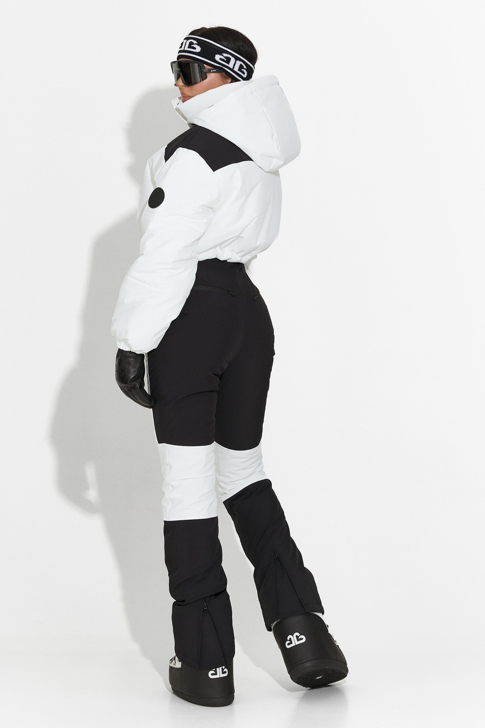 Costum ski casual alb Camelay Bogas
