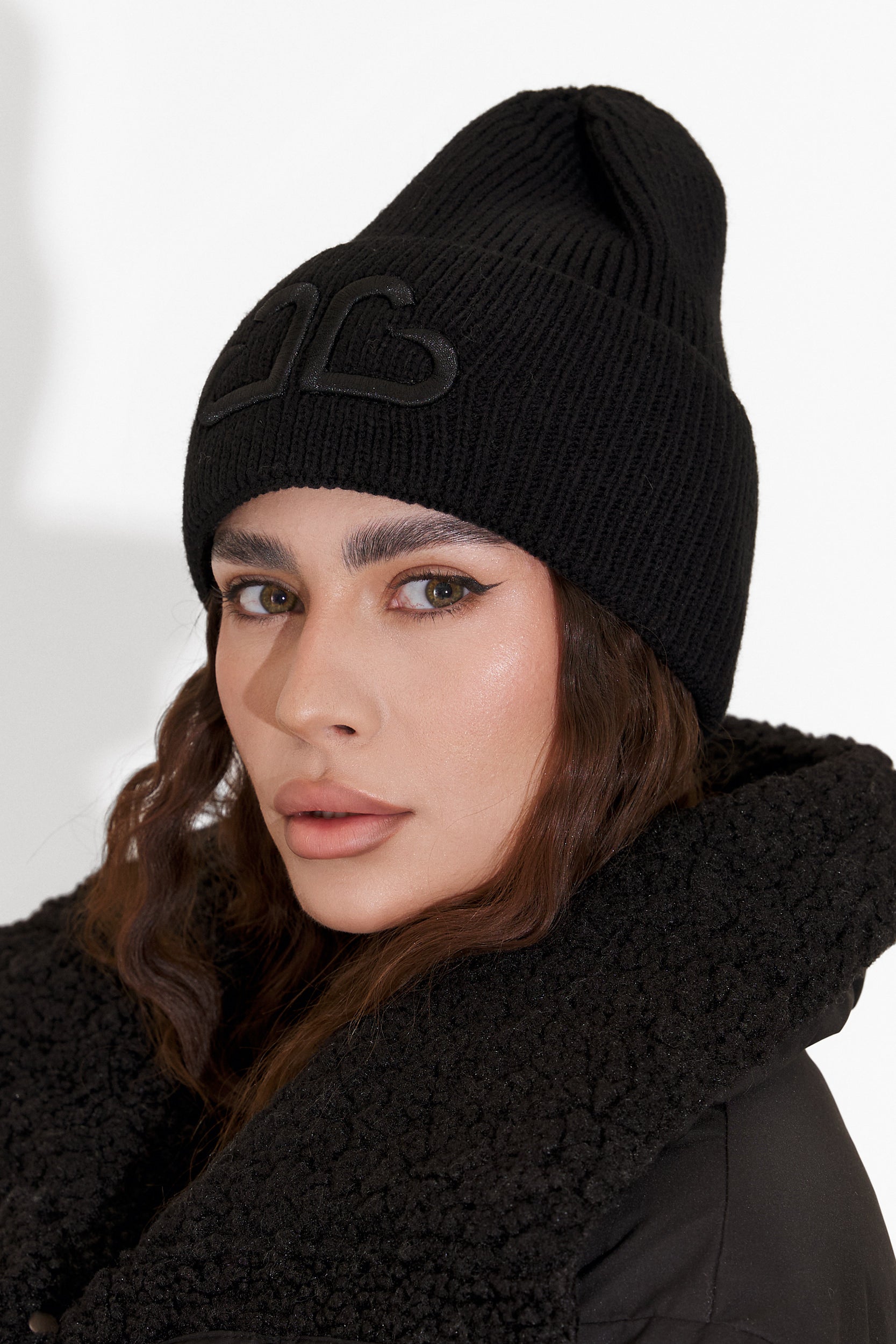 Fes dama casual negru Tausia Bogas