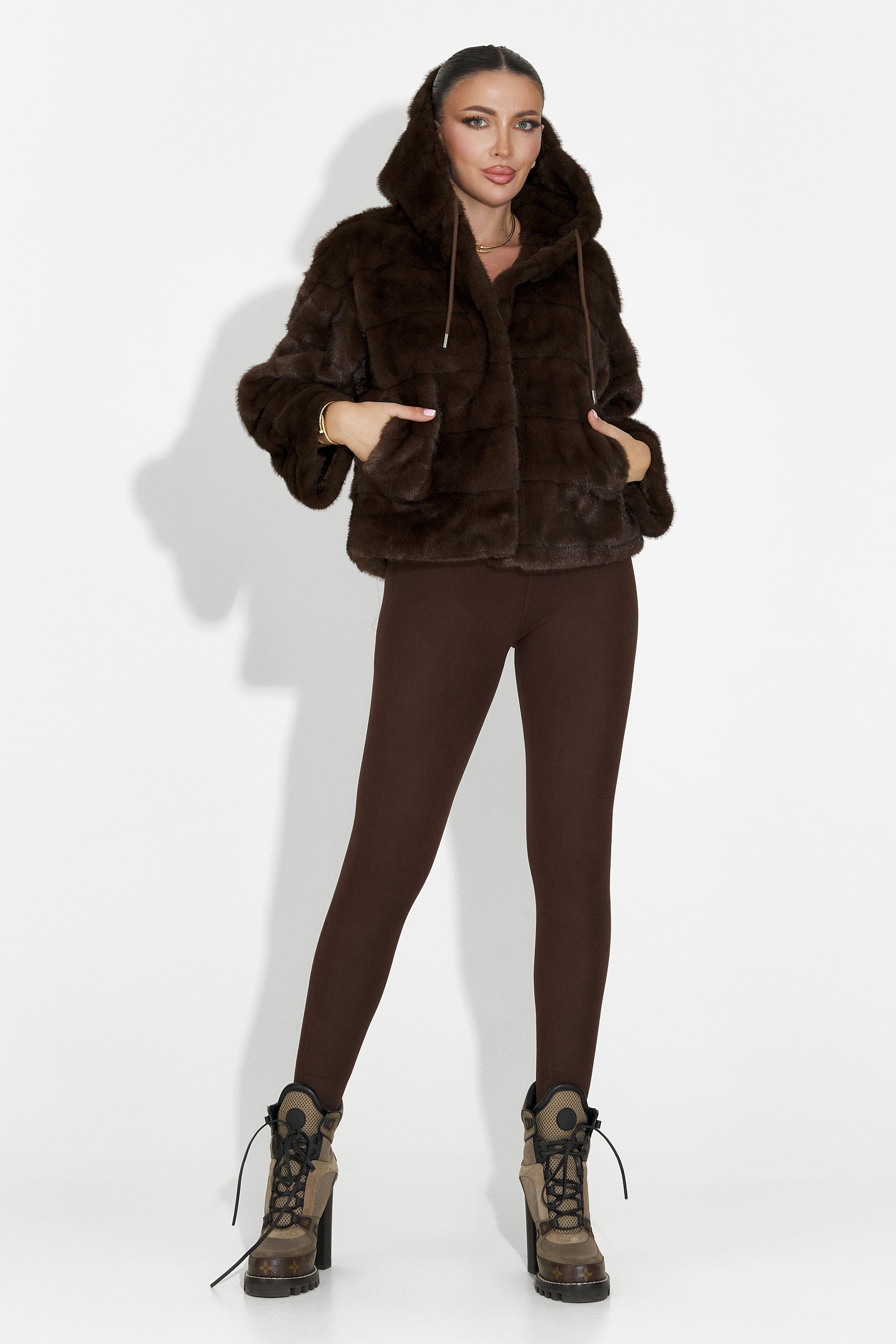 Haina de blana maro Alasika Bogas