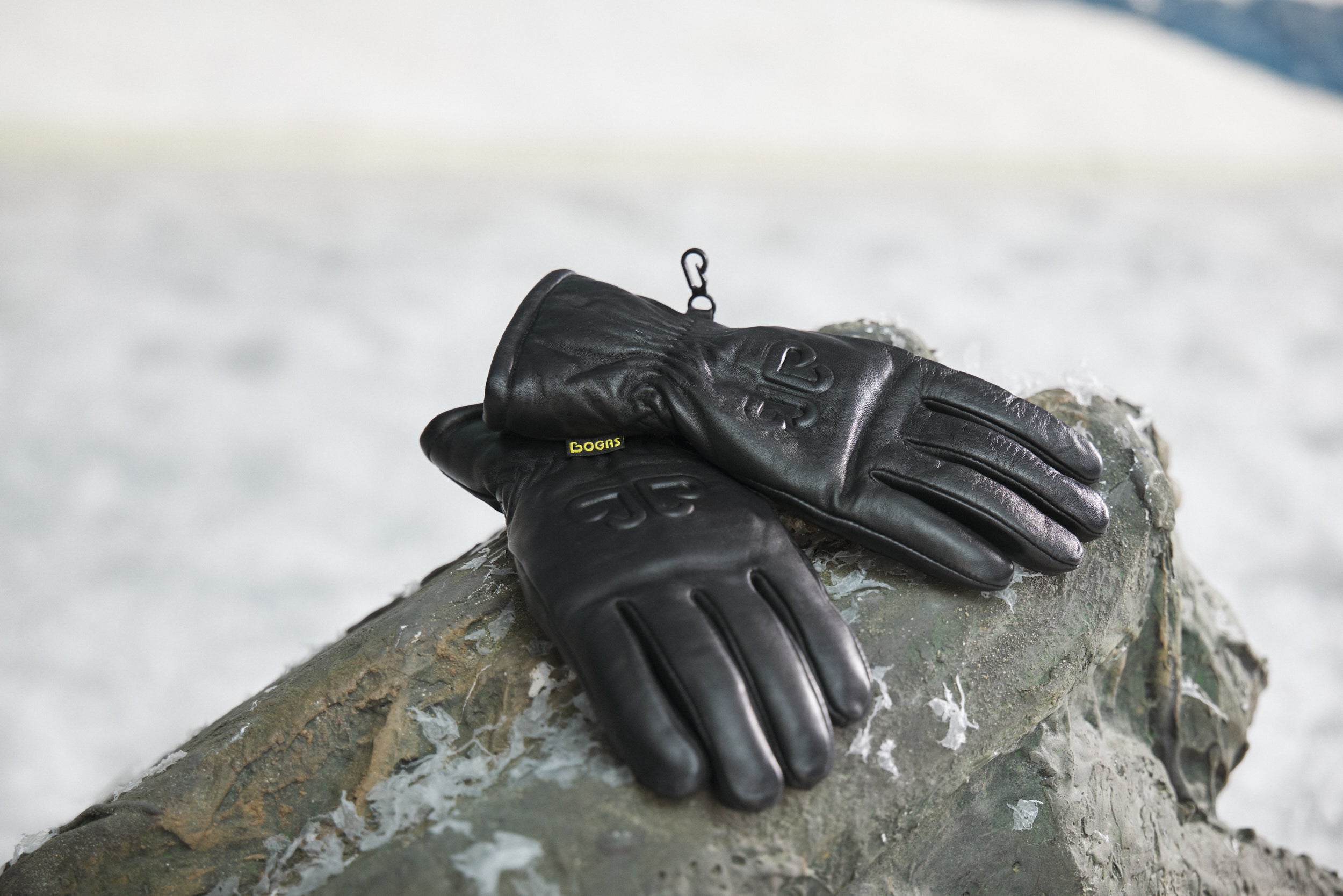 Manusi dama negre Hisako Bogas