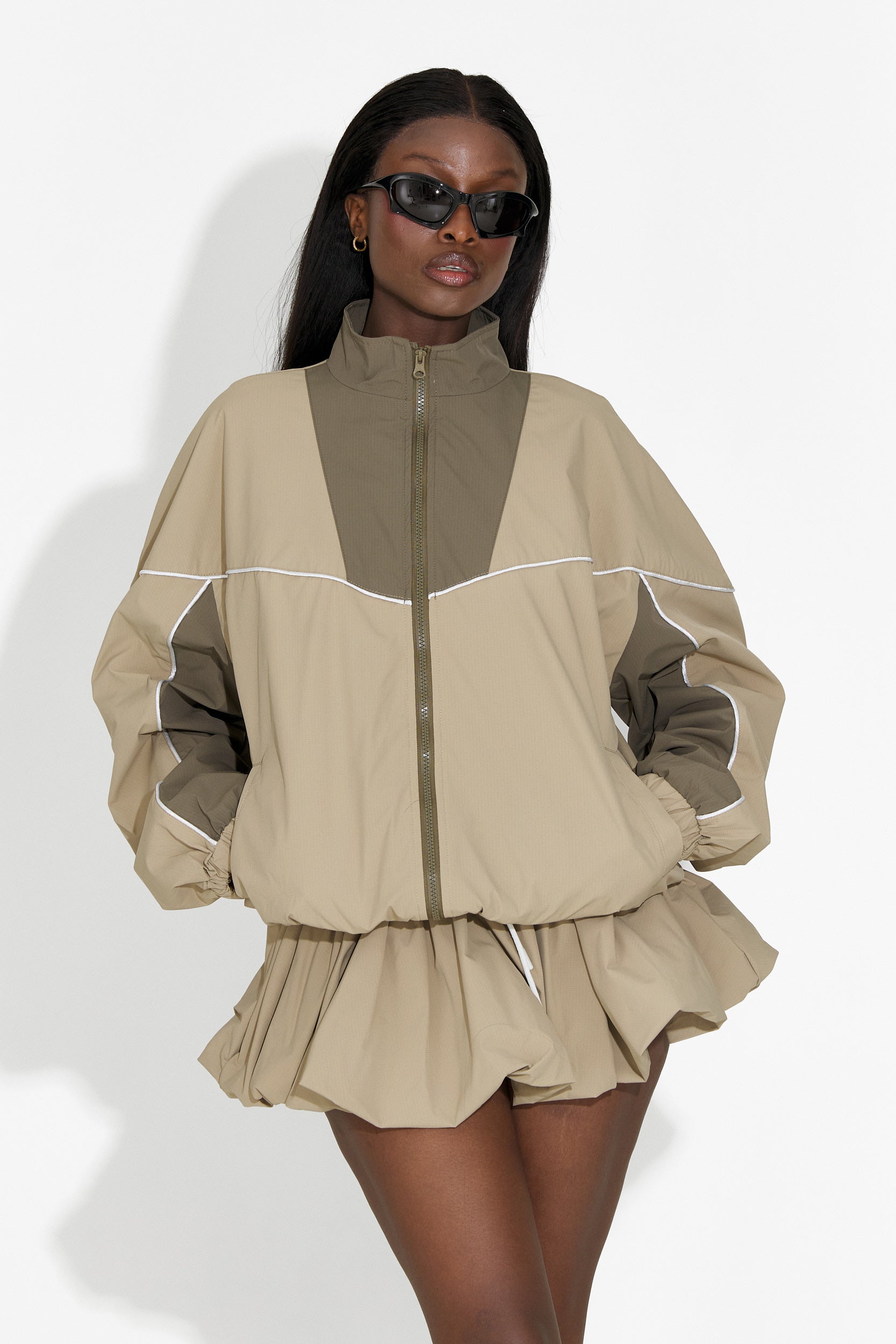 Compleu cu fusta pantaloni bej Selmira Bogas