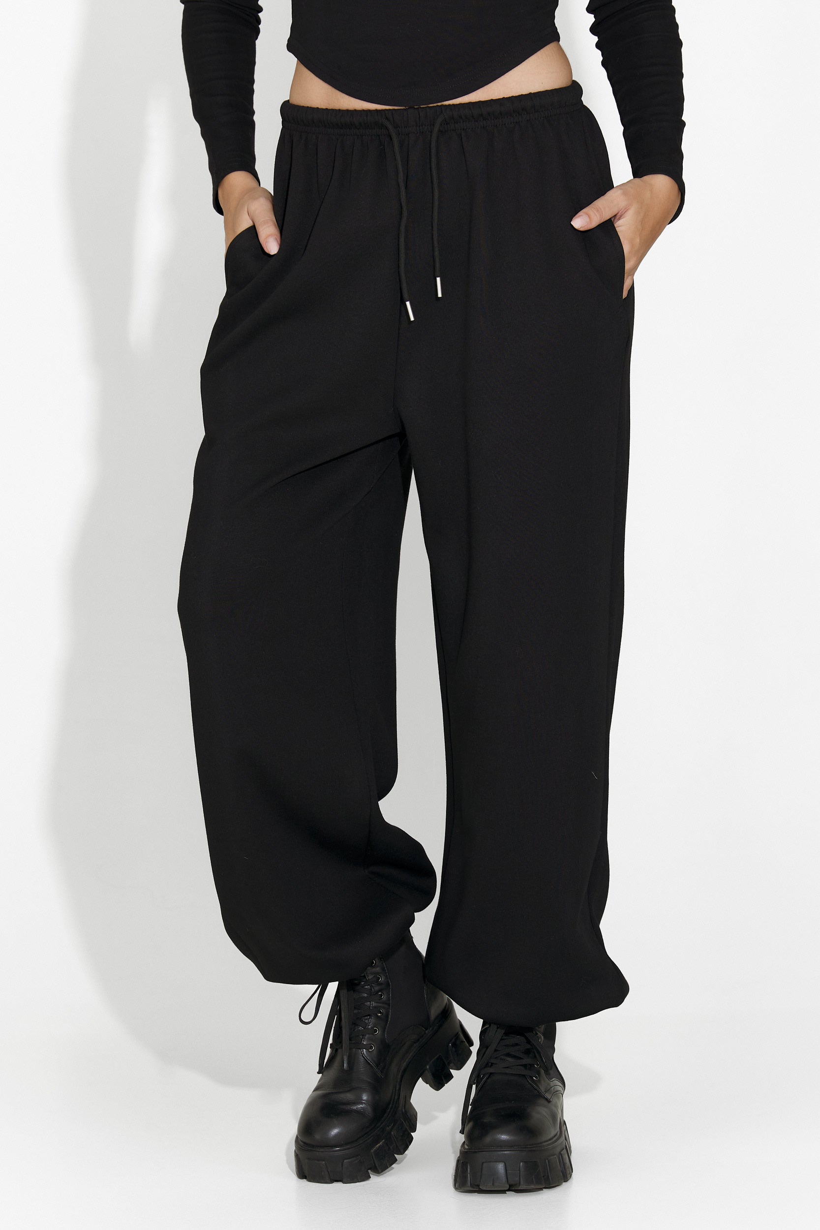 Pantaloni dama casual negri Isoria Bogas